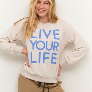 Kaffe Cream & Blue Crew Neck Sweatshirt “ live your live” women Size Large